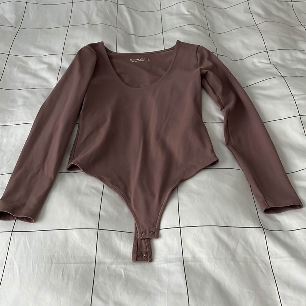Scoop neck lavender bodysuit from A&F